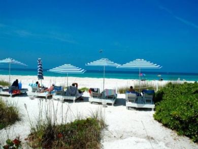 ONE BEDROOM BEACH  CONDO One Level Walk steps to Gulf Water